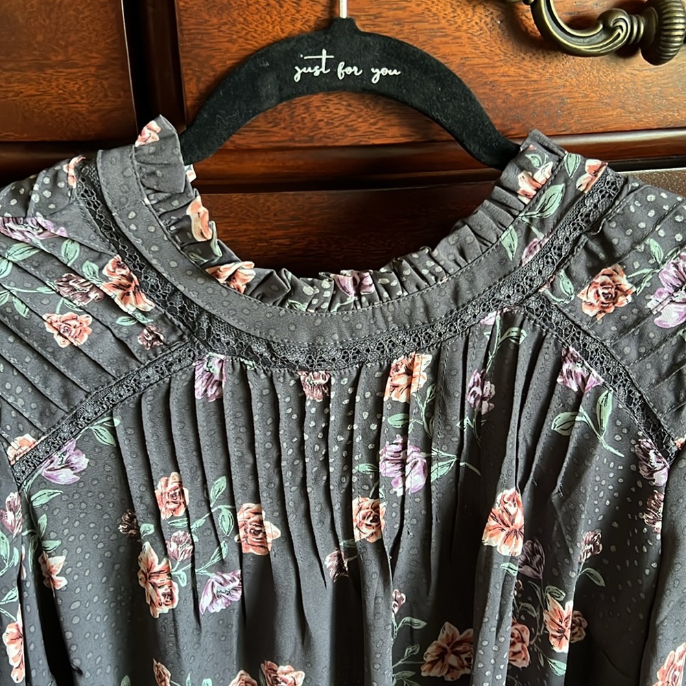 Torrid blouse - Picture 2 of 6